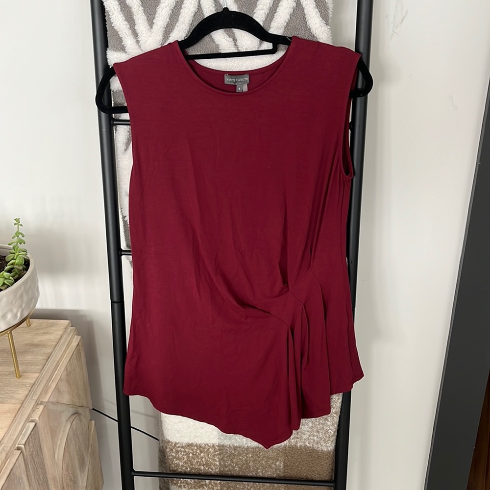Vince Camuto - Size: Small - Burgundy roost detail tank top